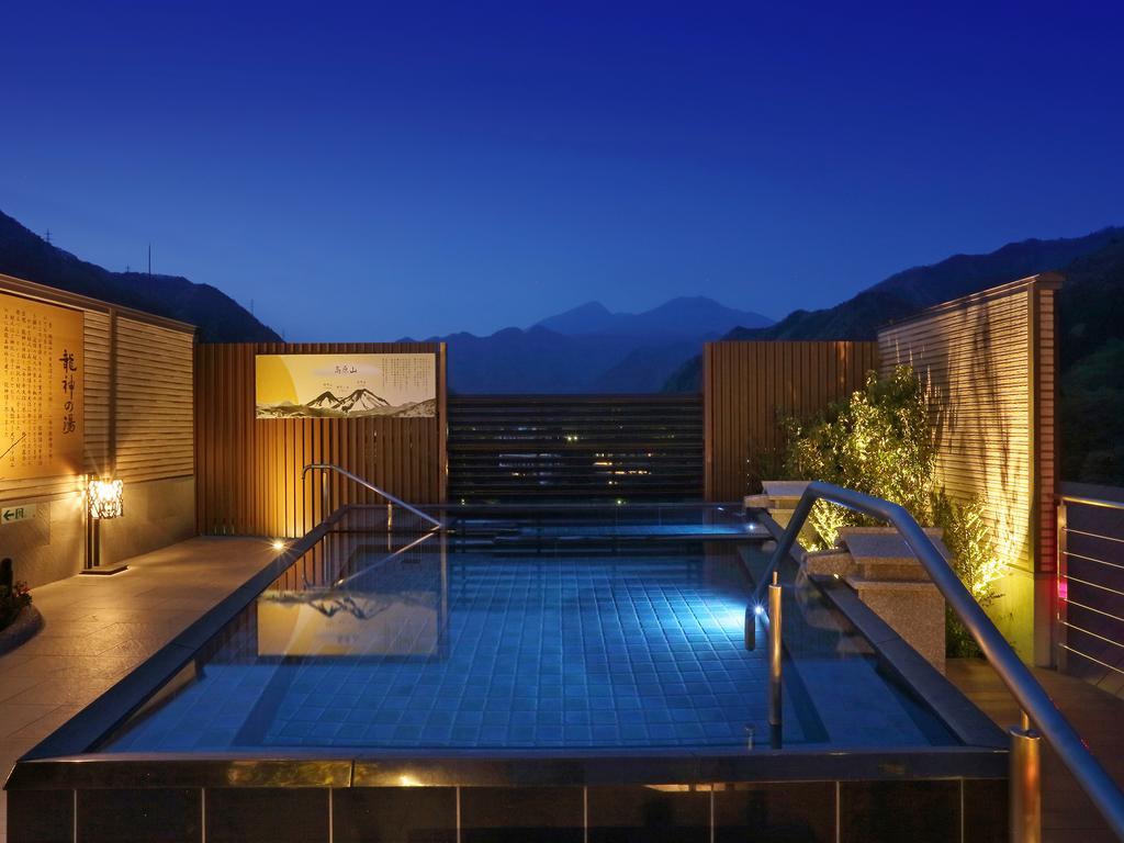 מלון ניקו Asaya מראה חיצוני תמונה A rooftop onsen in Japan