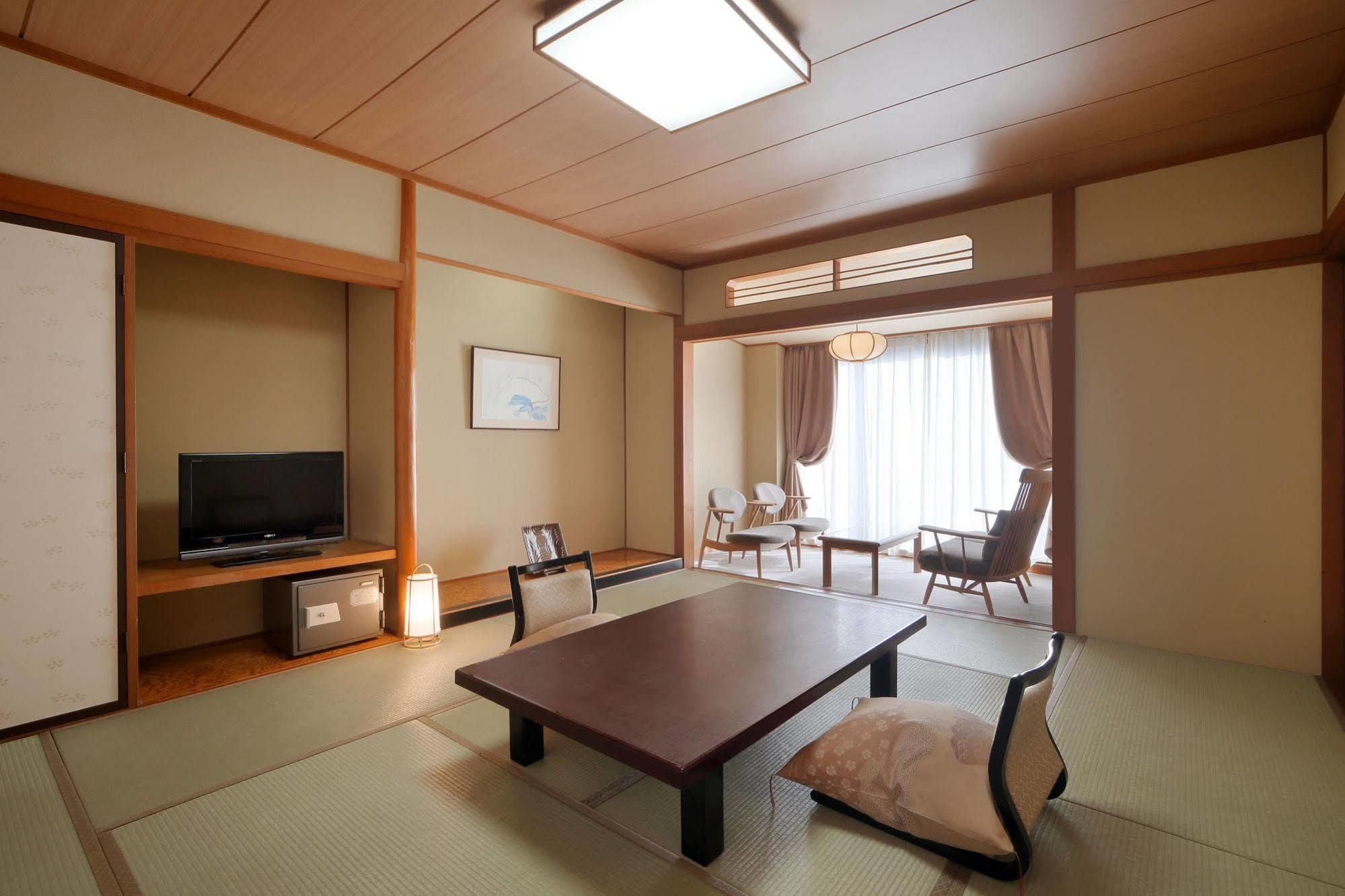 מלון ניקו Asaya מראה חיצוני תמונה A Japanese-style room at a hotel in Japan